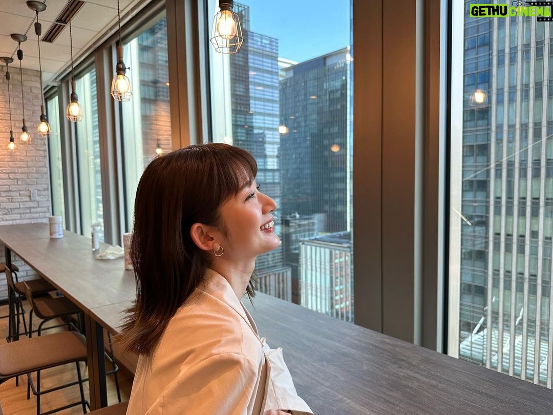 Mayu Sugieda Instagram - ☺︎ 出演情報のお知らせです🌻 三井不動産「いきたくなるオフィス」 プレゼンテーションムービーが公開中! 全国にある 三井不動産のビル内サイネージにて 映像が流れているそうなので 見つけたら、ぜひ教えて下さい👩🏫🌈 https://www.mitsuifudosan-office.jp/index.html #三井不動産 #いきたくなるオフィス #プレゼーテーションムービー #公開中 #出演情報 #杉枝真結 Tokyo Japan