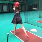 Mayu Sugieda Instagram - ☺︎ 新成人の皆様💐✨ おめでとうございます☺️ 芯は持ちながらも柔軟に 何事も楽しみながら頑張って 一度きりの人生を全力で生きよう〜！ これまでは自身の成人式の写真… でもそれも飽きてきた頃だと思うので笑 普段載せない写真を🥹😂 私の20歳の時のバッティング⚾️笑笑 #成人の日 #運動神経悪い芸人 #テイスト違い過ぎるけど🤣 #そのうち消すかも 💦 #笑
