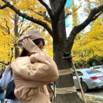 Mayu Sugieda Instagram - ☺︎ a line of ginkgo trees! 外苑前の近くに立ち寄ったので いちょう並木を眺めに行ってきました💛 最近のお昼間は、それほど寒くもなく👏 お日様ぽかぽか気持ちよく過ごせて嬉しいです☺️ ・ 【出演情報のお知らせです📢】 毎週土曜 深夜1:58〜放送 ytv「すもももももも！ピーチCAFE」 今夜〜年明けのオンエア、毎週出演します！！ @ytv_peachcafe 🍑 なんと今回は… #川田裕美 さん に代わって 番組店長としての出演となりますので いつもと違った私で登場しているかもしれません🤭 ぜひとも観てくださいねー！お楽しみに✨✨ #ytv #ピーチCAFE #店長 #OA #今夜 #外苑前 #外苑前いちょう並木 #銀杏並木 #お散歩 #いちょう並木 #日本 #Japan