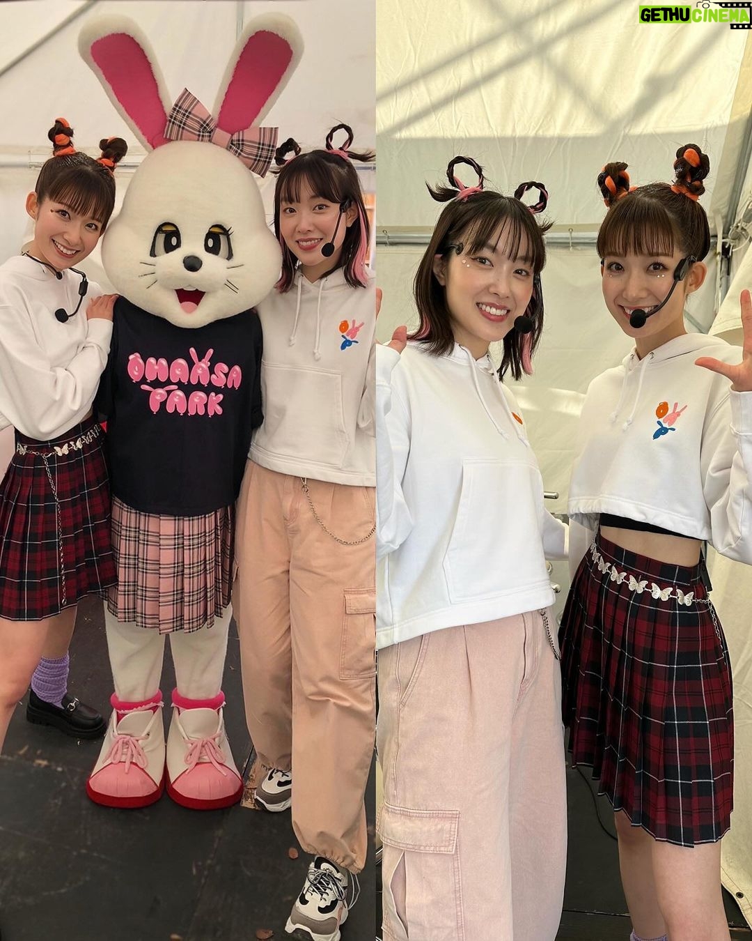 Mayu Sugieda Instagram - ☺︎ #おはパー での思い出🌞💓 会場には、なんと“5万2千人”もの方々が✨ ご来場くださったということで!!!!! 本当にありがとうございました🥹🫶 大好きな皆さんとの集合写真を 一気にドンと載せちゃいます〜📸 本当にお一人お一人との思い出を書きたいくらいだけど きっと写真から伝わっているはずなので 10枚目まで絶対に見て下さい🤣😂🥹🥹🥹笑 素敵な記事もUPされていたので よかったら読んで下さい👇🌈🥰 abc-magazine.asahi.co.jp/post-11254/ ・ 今回 #おは朝バンド のNEWメンバーとして🥁🎸🎹 #歌って踊るコーラス隊 を🎙️ #澤田有也佳 アナウンサーと #めざめちゃん と 三人で全力で奮闘しながら そして楽しみながら頑張りました👭🐰 #ヒャダイン さんの楽曲で #パワーパフボーイズ の御三方の振付という もう最高に幸せな機会をいただきまして… なによりお越しくださった皆様と楽しめた空間!! こんなにも幸せなことはありませんでした🥳🤩 また一緒に踊りたいし、歌いたい〜🎤💃 この日を活力に、これからも頑張りますよ🌈🌈