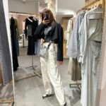 Mayu Sugieda Instagram - ☺︎ 最近は、クロップド丈のトップスが好きで🔥 京都にある韓国系のアイテムが揃っているショップで購入したよー！ - @dresslaveofficial の ハイウエストデニムパンツ👖 ホワイトカラーなのも、幅のあるシルエットも気に入っています☺️ このキラキラバッグも！！すごく便利だよ👜 カジュアルにもフォーマルにも合わせやすい✨ - ショート丈のジャケットは @lagunamoon_com の春夏新作🥳 とーーーってもカラー悩んだけど、どちらにしたでしょう🖤💚笑 届くまでが待ち遠しいです🫧🫧🫧 ・ ・ いよいよ11月に突入して、様々なイベントが迫ってきました！ まずは… 2023年11月11日(土) 横浜港大さん橋国際客船ターミナルにて開催される 『MINATOMIRAI COLLECTION 2023』に ファッションショーブランドステージに、ゲストモデルとして コンテストステージに、ゲスト審査員として 出演させていただきます🌼🌼🌼🌼🌼 1部/2部/3部と開催時間も豊富なので👗 よかったら、お時間の合う回にいらして下さい😉 【公式WEBサイトはこちら⇒https://minacolle.jp/📱】 ・ 来週は、横浜🍜みなとみらいで！ 再来週は、大阪🐙万博記念公園で！！ 皆さんとお会いできることを楽しみにしています🎡