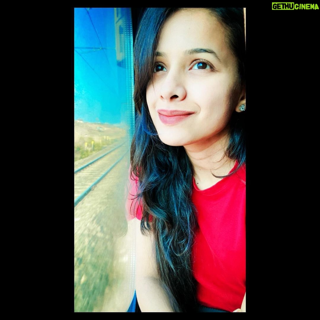 Mayuri Wagh Instagram - Love to travel with my own story…❣️🧿 . . . #travel #explore #love #happiness #positivity #write #ownstory #happyheart #happyface #happylife #happysoul #mayuriwagh #marathiactress