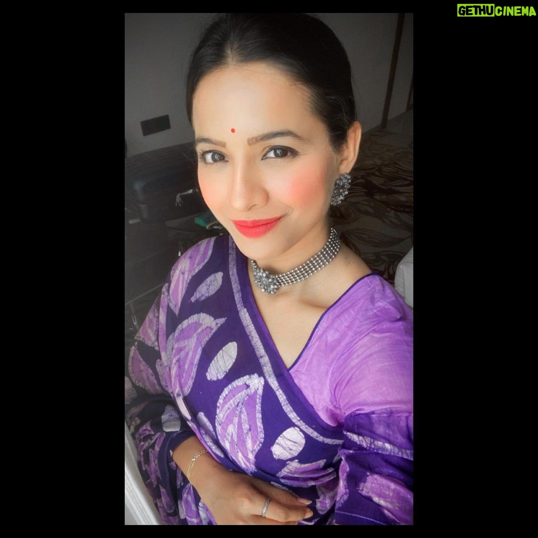 Mayuri Wagh Instagram - Happy Vibes Today❣️ . . . #eventdiaries #events #actorslife #promotions #saree #sareelove #hastavem #positivevibes #sonymarathi #ashirwadtuzaekviraaai #happyface #happylife #happysoul #mayuriwagh #marathiactress Kolhapur - कोल्हापूर