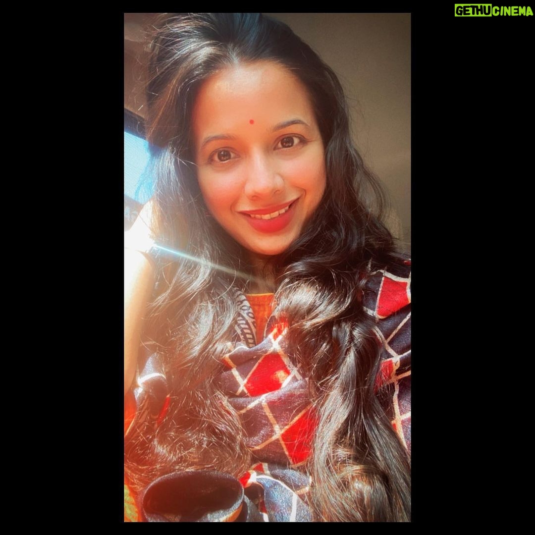 Mayuri Wagh Instagram - Happiness is GOOD HAIR DAY…❣️ . . . #happyhair #happyme #goodhairday #happyday #happiness #feel #fresh #beautiful #longhair #lovehair #loveisinthehair #carselfie #smile #happylife #happyface #happysoul #mayuriwagh #marathiactress