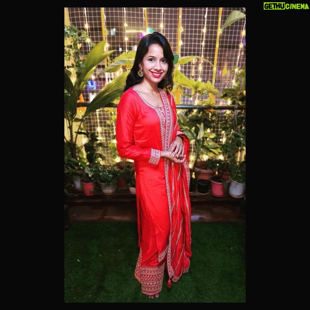 Mayuri Wagh Instagram - Diwali 2023…❣️🧿 . . . #diwali #festivaloflights #celebration #red #love #happyface #happylife #happysoul #mayuriwagh #marathiactress