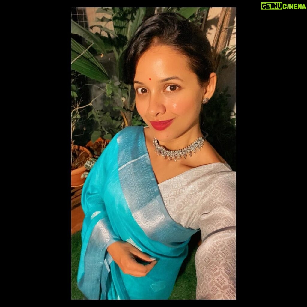 Mayuri Wagh Instagram - Being happy is always in style… ❣️🧿 . . . #smile #loveyourself #life #shine #glow #flyhigh #behappy #bebeautiful #beyou #positivevibes #saree #traditional #happyface #happylife #happysoul #mayuriwagh #marathiactress