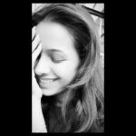 Mayuri Wagh Instagram - Be a blooming flower of your garden…❣️🧿 . . . #bloom #likeflower #behappy #bebeautiful #beyourself #glow #shine #smile #blacknwhite #happyvibes #happylife #happysoul #mayuriwagh #marathiactress