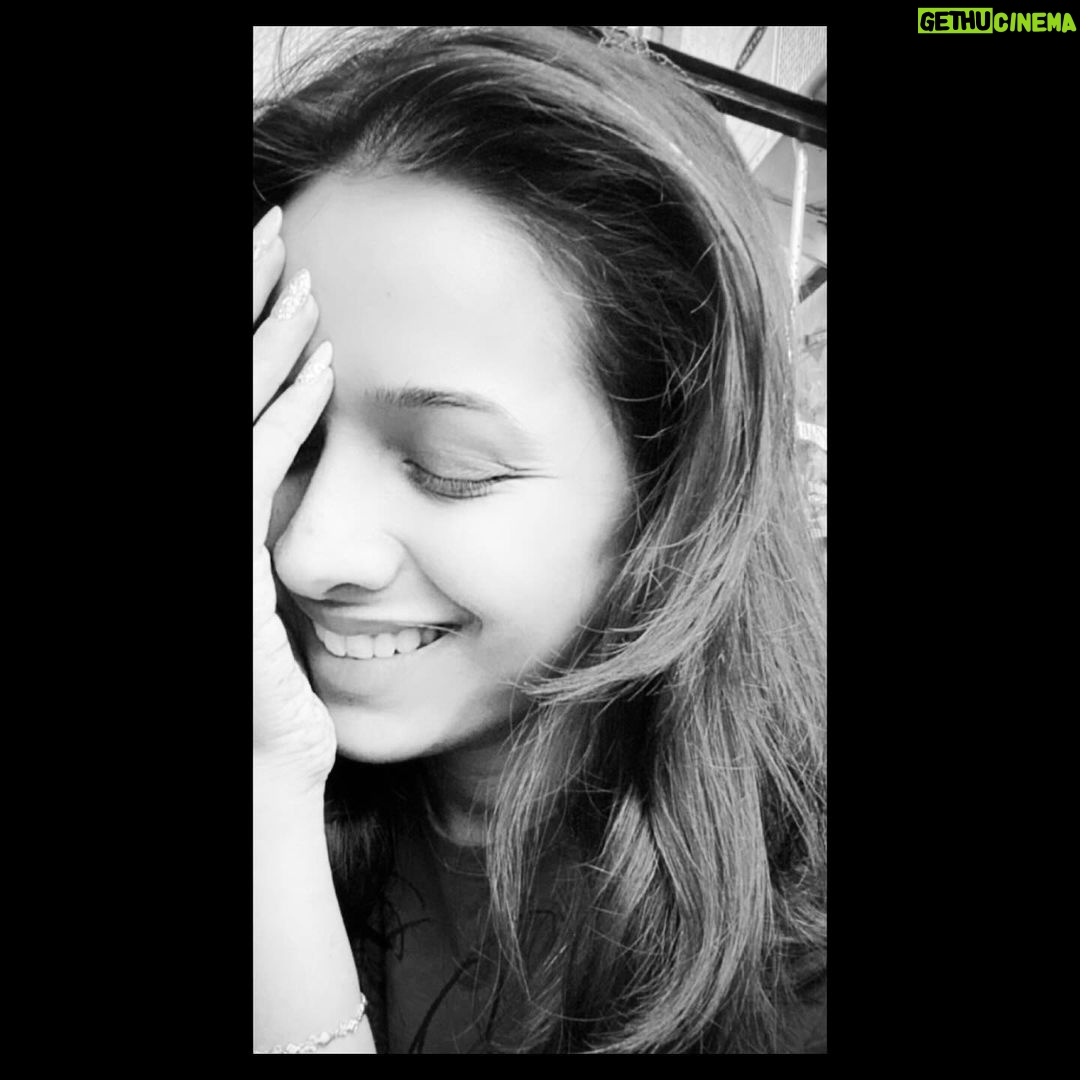 Mayuri Wagh Instagram - Be a blooming flower of your garden…❣️🧿 . . . #bloom #likeflower #behappy #bebeautiful #beyourself #glow #shine #smile #blacknwhite #happyvibes #happylife #happysoul #mayuriwagh #marathiactress