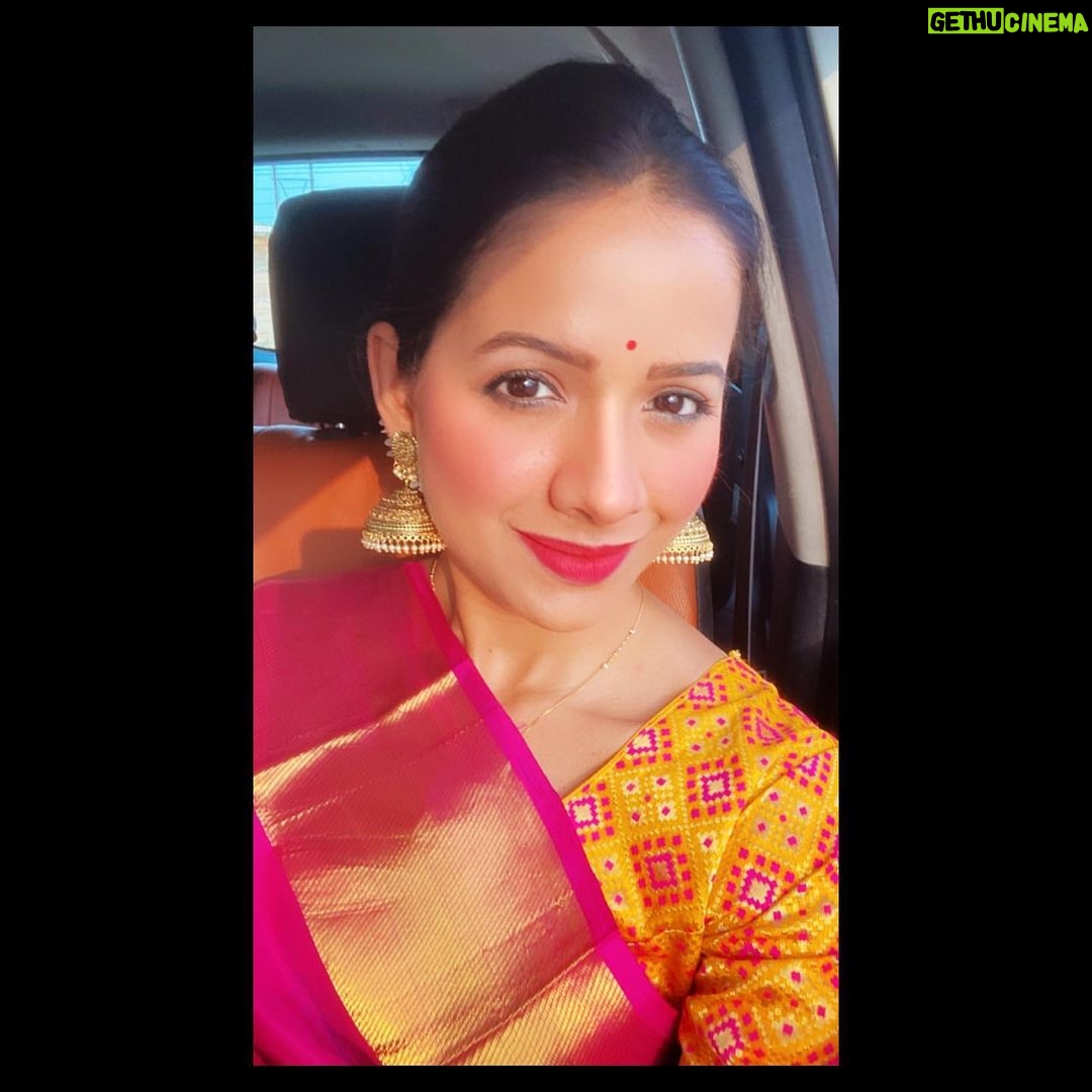 Mayuri Wagh Instagram - Anything is possible with sunshine and a little pink …💕 . . . #pink #pretty #smile #shine #saree #love #ethnic #zumka #happyface #happylife #happysoul #mayuriwagh #marathiactress