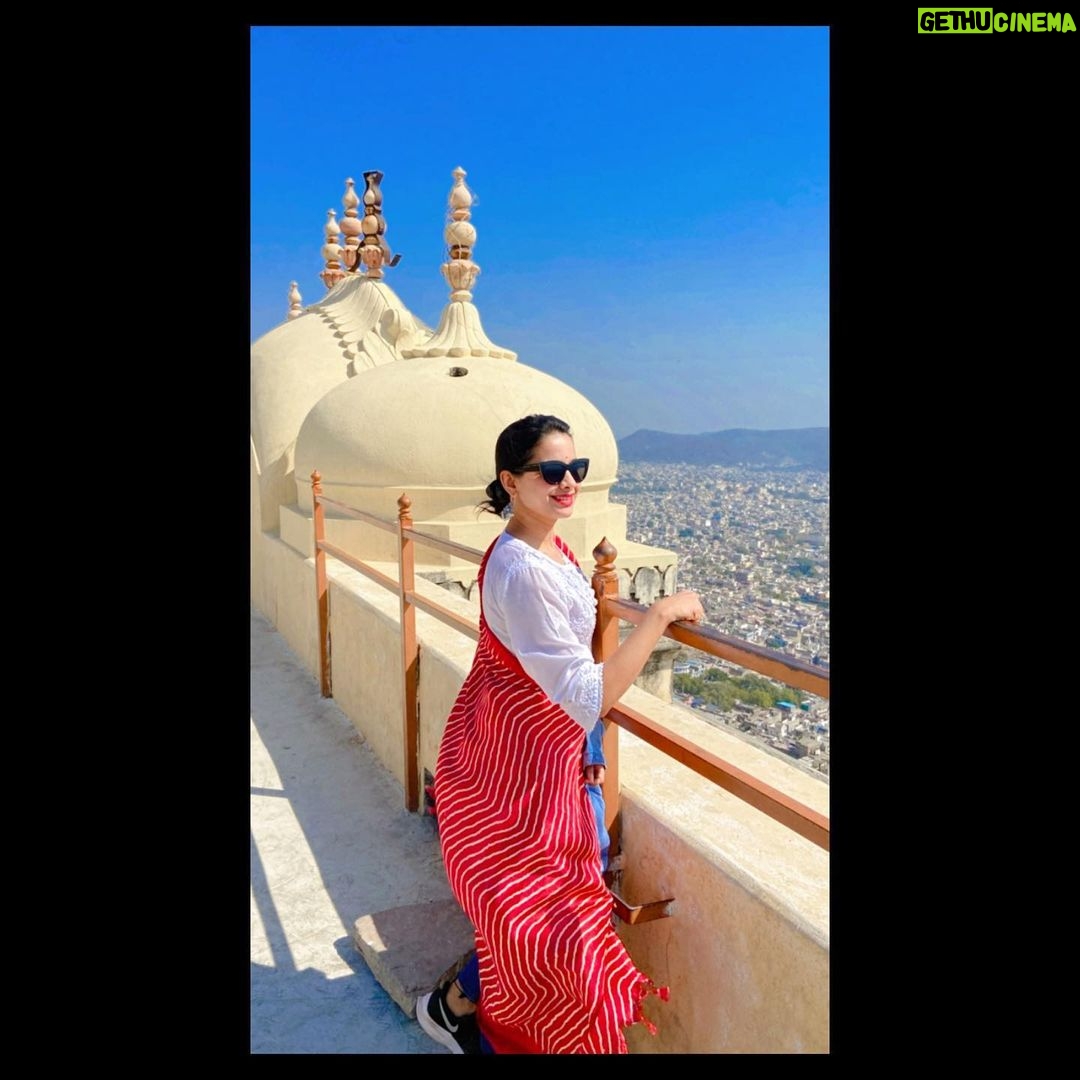Mayuri Wagh Instagram - Jaipur Diaries II…❣️ . . . #jaipur #pinkcity #jaipurdiaries #familytrip #mostawaited #vacation #happyfaces #familygoals #familylove #happylife #blessed #happysoul #mayuriwagh #marathiactress