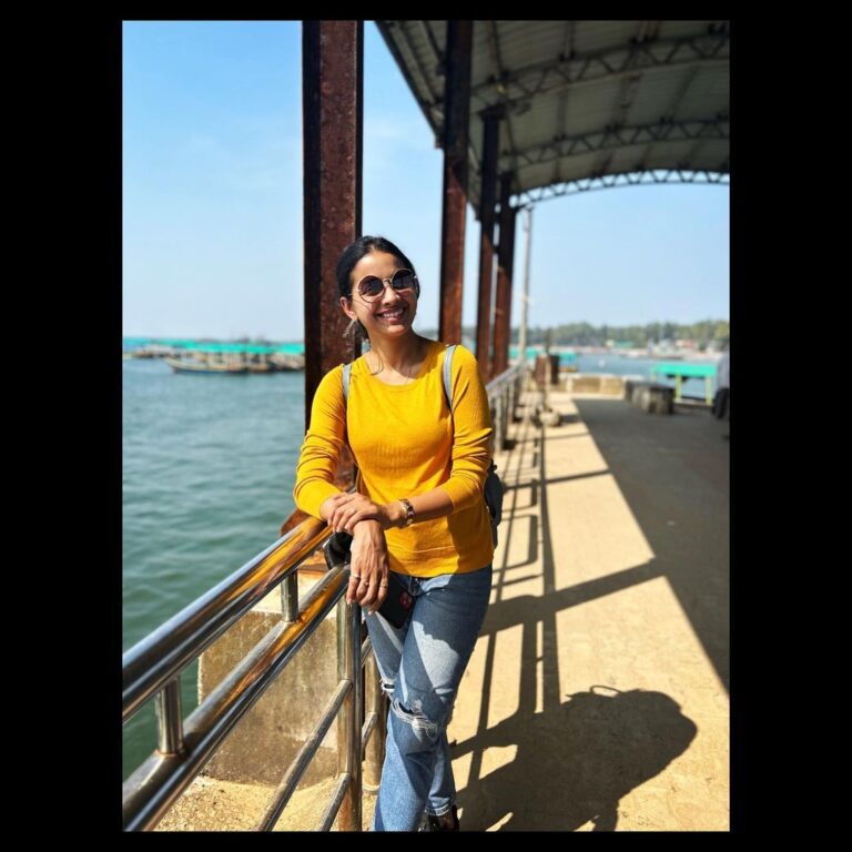Mayuri Wagh Instagram - Travel far enough to find yourself…❣️ . . . #travel #solo #explore #adventure #findyourself #love #fun #happyvibes #happylife #happysoul #mayuriwagh #marathiactress Sindhudurg