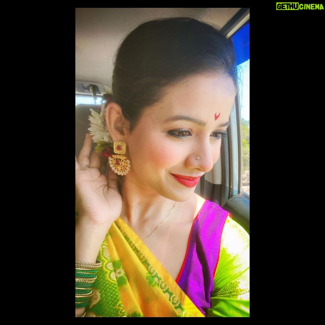 Mayuri Wagh Instagram - There’s a story in her eyes..❣️ . . . #eyes #story #hope #positivity #happy #happylife #happysoul #mayuriwagh #marathiactress