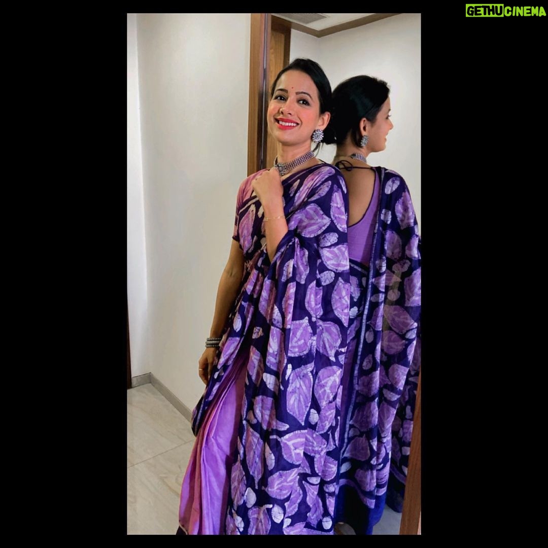 Mayuri Wagh Instagram - Let them say, you do your way…❣️ . . . #happy #ethnic #saree #love #hastavem #smile #staystrong #strongwomen #positivevibes #happyface #happylife #happyme #happysoul #mayuriwagh #marathiactress