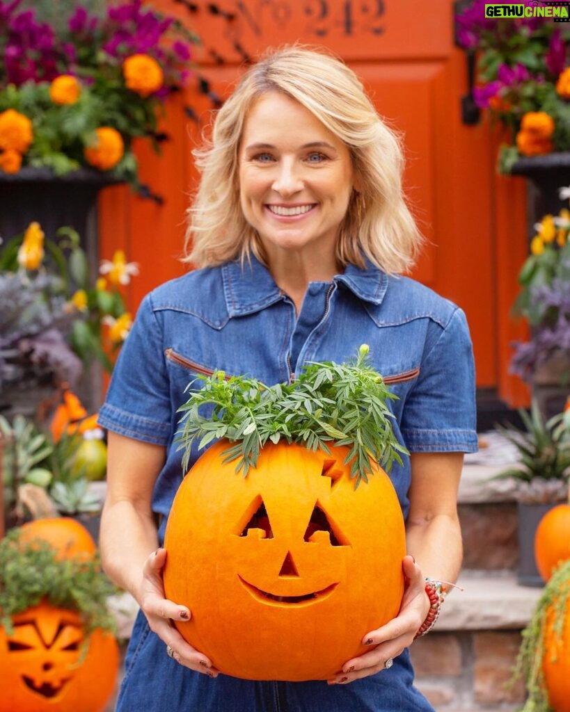 Meaghan B. Murphy Instagram - Pick my Halloween 🎃 headshots 📸: A. Awkwardly holding a pumpkin B. Aggressively putting my thumbs in my pockets C. Chillin’ on the stoop in a denim jumpsuit that is cute until you have to pee D. Hands on your knees, hands on your knees—isn’t that from a party song?!? #halloween #halloweenheadquarters #headshots #editorsletter #halloweenqueen #headshot Halloween Headquarters