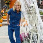Meaghan B. Murphy Instagram – 👻 HALLOWEEN DIY 🎃

This spooktackular archway as seen on @todayshow & @womansdaymag was one of my all-time favorite projects & so easy to make!

How to:
🌳 Find 2 tree branches & stake them in the ground on either side of your walkway 
🧵Bend the branches until the tops meet & secure with garden twine
🕸️ Use cobwebs to really secure & shape the branches!

Big 🎃 love to @sclagett for challenging me to haunt my yard & @johnbaranellodesign for helping me execute!

#halloweendecor #halloween #halloweendiy #halloweenspirit Halloween Headquarters