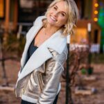 Meaghan B. Murphy Instagram - Making predictions: 2024 is going to be golden 🥂 🤩 Until then I’m taking a much-needed time out. See ya in January 🎉 What are you looking forward to in the new year?! Glam 💄 @cristyguy 📸 @sharonmariewright 📺 @verylocal @hearsttv #kansas #kansascitykansas #verylocal #newyear #newyears #goals Kansas City, Kansas