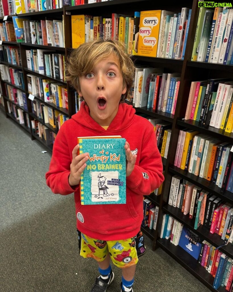 Meaghan B. Murphy Instagram - This will NEVER get old! Pat & Brooks popped into @barnesandnoble for the new Diary of a Wimpy Kid on a road trip to Delaware for a lacrosse 🥍 tournament and found me, too! 📕 ⚡️ 🔋 Chase your dreams, friends! We can do it! #authorsofinstagram #bookstagram #yourfullychargedlife #barnesandnoble #author #authors #penguinrandomhouse #diaryofawimpykid Barnes and Noble