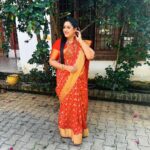 Meera Krishna, Meera Siva Instagram - Happy Pongal 🤩 Beautiful saree @sujaas_studios661 @zeetamizh @zee5tamil #karthigaideepamserial #zeetamil #instagood #instalike #instadaily #instamood #instaupload #southindianfestival #meerakrishna #insta #
