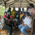 Meera Krishna, Meera Siva Instagram - Ekadekado pothunnamu 🤣🤣 Family fun 🥳 #instagood #instagram #instadaily #instalike #instamood #instavideo #funvideo #instareels #reelsinstagram #instareelsindia❤️
