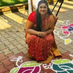 Meera Krishna, Meera Siva Instagram - Happy Pongal 🤩 Beautiful saree @sujaas_studios661 @zeetamizh @zee5tamil #karthigaideepamserial #zeetamil #instagood #instalike #instadaily #instamood #instaupload #southindianfestival #meerakrishna #insta #