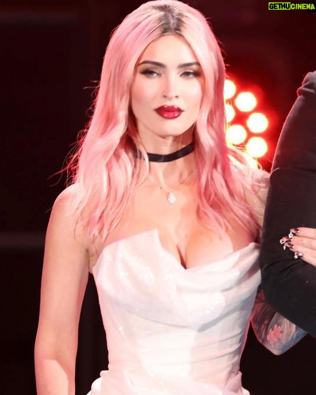 Megan Fox Instagram - jennifer’s prom dress x final fantasy cosplay (cursed bride edition)