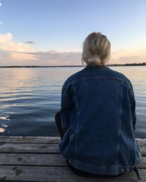 Megan Park Instagram - No fil fil needed 🇨🇦🇨🇦🇨🇦🇨🇦🇨🇦
