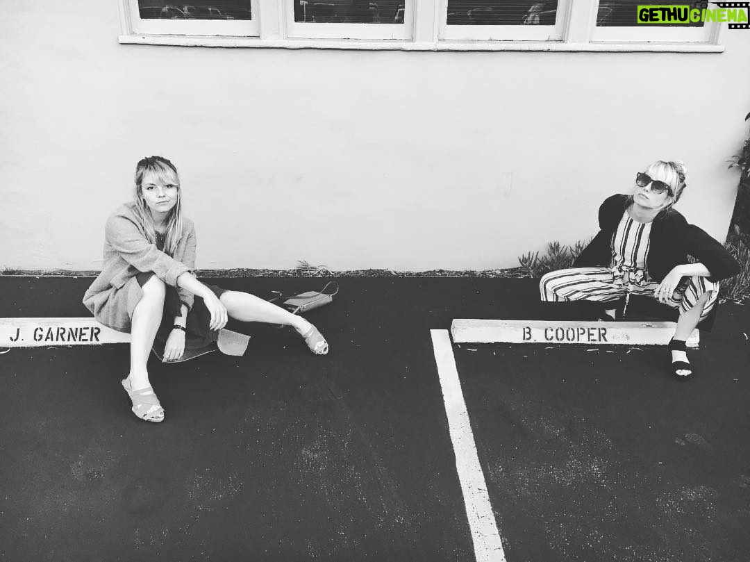 Megan Park Instagram - So excited that I get to work with @eloise.mumford again on a v new v exciting movie where I play Bradley cooper and she plays Jennifer garner (it's a true story & there's kissing) Warner Brothers Stage 10
