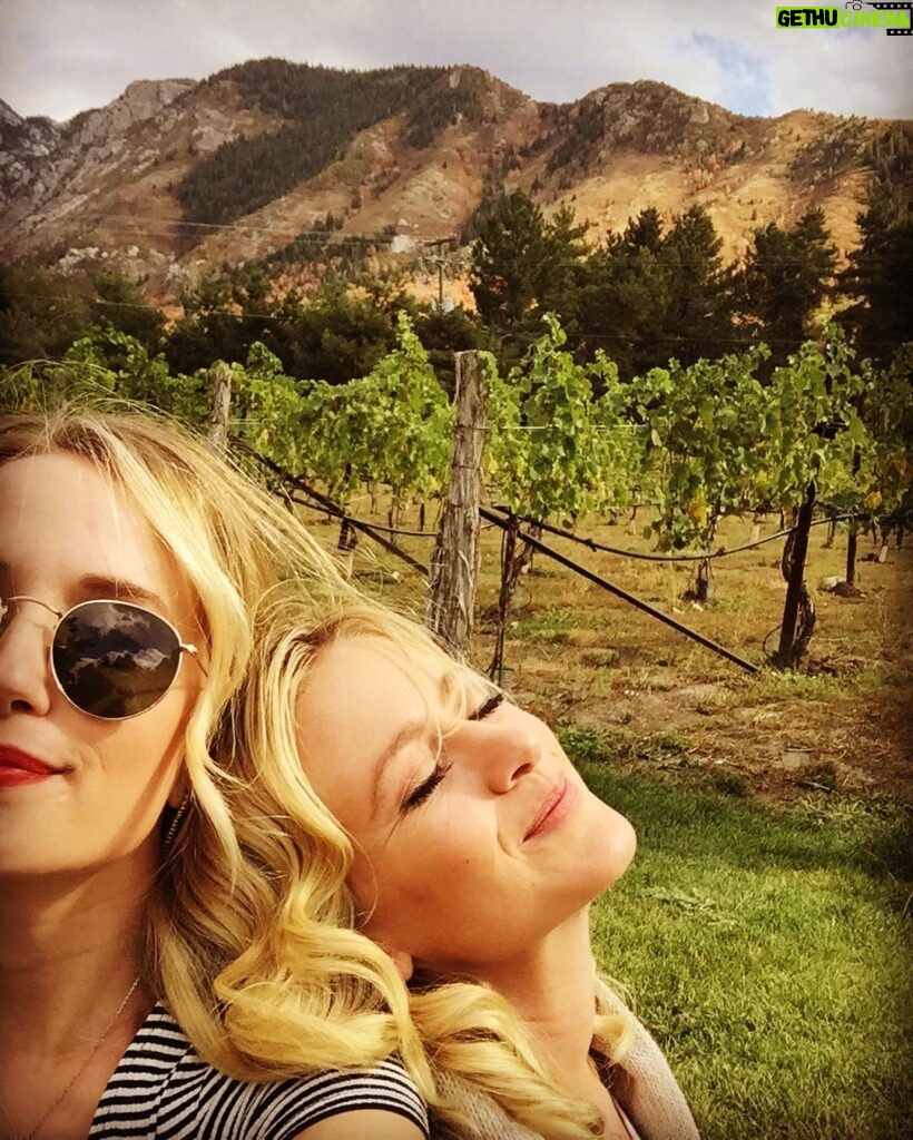 Megan Park Instagram - Last lunch break snug with sweet fake sister @merediththeweasel (until we spend every living second 2gether in LA thank G) Sandy, Utah