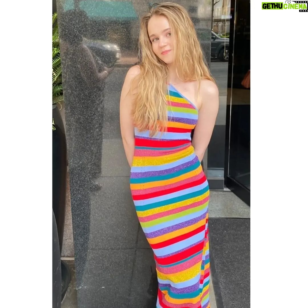 Megan Stott - 3.9K Likes - 19❤️🔥