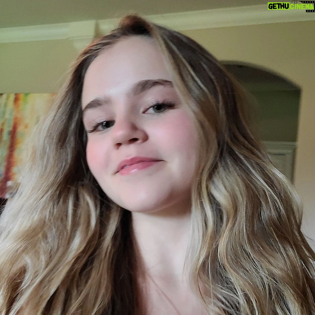 Megan Stott - 4.8K Likes - Its a no makeup week
(Ft. Me running to play sims 4)