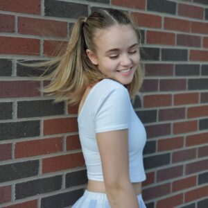 Megan Stott Instagram - Enjoying life🌻
 Love you all🥰
