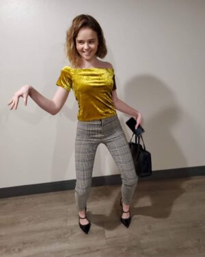 Megan Stott Instagram - When your heels start hurting...🦖