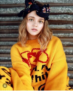 Megan Stott Instagram - 🧸Had So Much Fun doing this shoot💛

Styled and shot by @lillykphotography