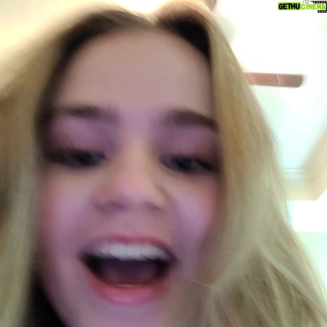 Megan Stott - 4.8K Likes - Its a no makeup week
(Ft. Me running to play sims 4)