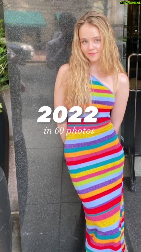 Megan Stott Instagram - To 2022!!🥂