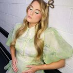 Meghan Trainor Instagram - The zipper almost popped open when I sat with this baby bump, but it was too cute not to wear. Love this look so much 💚 #6monthspregnant #24weekspregnant #australianidol