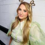 Meghan Trainor Instagram - The zipper almost popped open when I sat with this baby bump, but it was too cute not to wear. Love this look so much 💚 #6monthspregnant #24weekspregnant #australianidol