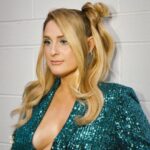 Meghan Trainor Instagram - 20 week pregnancy update: 1. Crazy round ligament pain 2. Performing #MadeYouLook on @australianidol tomorrow night 3. Constipated af 😘💙 wish me luck🤪 #20weekspregnant #roundligamentpain