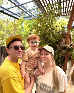 Meghan Trainor Instagram - Best day ever at the @tarongazoo 🥹🦘💖