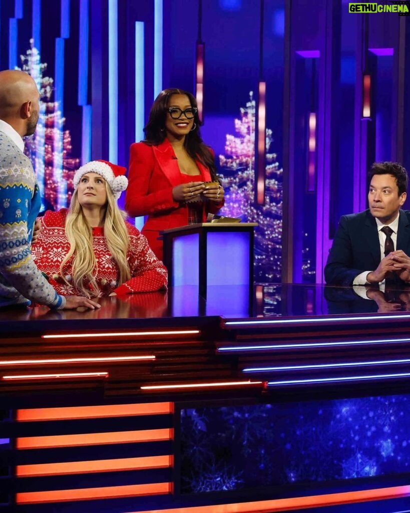 Meghan Trainor Instagram - Had the best time on the Password Holiday Special with @keke, @jimmyfallon, and @mrjoncryer! Tune in tonight!! ❤️💚