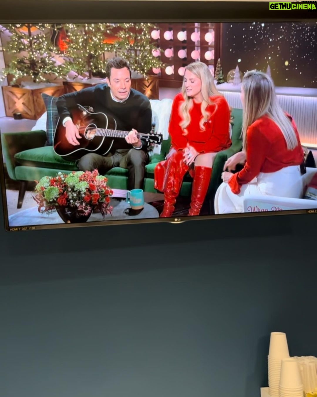 Meghan Trainor Instagram - New York was a dream! Thank you @jimmyfallon for being the nicest, most talented, and most giggliest man I’ve ever worked with. This duet has made so many dreams come true! I’ll never be able to thank you enough ❤️ please stream #wrapmeup and show Jimmy how he’s the true popstar (superstar) that he is! Last slide 👀 Christmas magic❤️🎄🎁 Dancers: @robinmasella @sariri15 @kdja030 @stephyonk @camp_claire @alekitty @jojolinajavier @markcruz17 @raymondbaynard @garetthawe @j0rdanchin @kenny_bermudez @jswagg93 #curtisholland (no IG account) Stand-ins: @yuzzz12 (Meghan) @davidpaulkidder (Jimmy) Choreographer: @sarahogleby Associate choreographer: rachelbressdoroudian