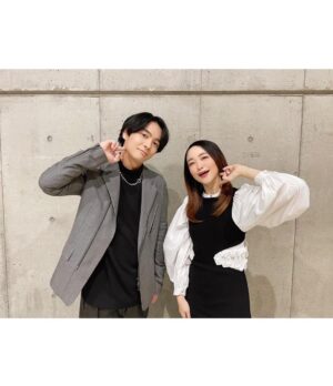 Megumi Han Instagram - 🙊　🙉　🙈

チーム・アトモン。

アニメトレンド大賞にて、榎木淳弥さんと。

Xに載せてたジャンフェスの写真も、ついでに。

流行りのポーズってよくわからなかったから

とりあえず榎木くんにギャルピと動脈ピースしてもらったよ。

チーム・アトモンがそろうと

いつもマネージャーさんが写真を撮ってくれます。

あ、そうそう、私、アトミックモンキーなんです。（いまさら）