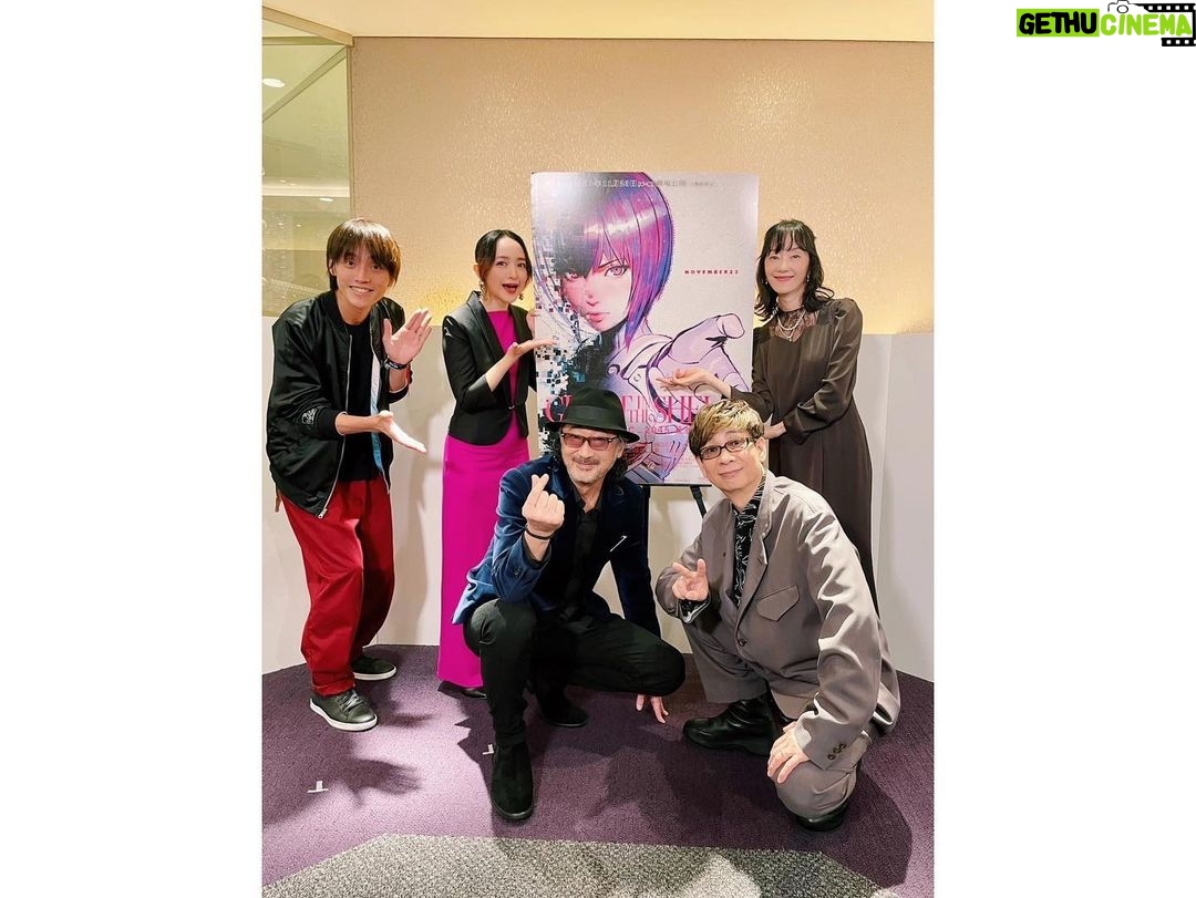 Megumi Han Instagram - 劇場版『#攻殻機動隊 #SAC_2045 最後の人間』初日舞台挨拶 ご来場頂きまして、誠にありがとうございました。 今日、この場に立ち会えた事を、心から誇りに思います。 少佐の、敦子さんの言葉が、想いが、行間が、攻殻を愛する皆さんにとっての原風景だったように感じました。 これが、ノスタルジーなのかもしれませんね。 忘れられるわけがありません、少佐。 これからも、アクセスし続けますからね。 常に遙か未来を生きながら、いまを生きる私たちに、生きるための戦いと、郷愁を与え続けてくれる、攻殻の世界。 また、素子たちに会わせて下さい。 皆さん、忘れずに、頼みましたよ。 昨日という日に、感謝と祝福を込めて。 映画は、12/14までの期間限定上映です。 是非、多くのご来場、お待ちしております。 __________ 敦子さんと明夫さん、お誕生日おめでとうございます。 __________ 🍮💭🌸 新宿ピカデリー