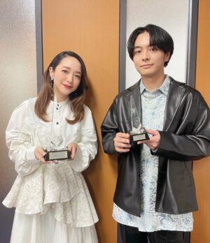 Megumi Han Instagram - 🙊　🙉　🙈

チーム・アトモン。

アニメトレンド大賞にて、榎木淳弥さんと。

Xに載せてたジャンフェスの写真も、ついでに。

流行りのポーズってよくわからなかったから

とりあえず榎木くんにギャルピと動脈ピースしてもらったよ。

チーム・アトモンがそろうと

いつもマネージャーさんが写真を撮ってくれます。

あ、そうそう、私、アトミックモンキーなんです。（いまさら）