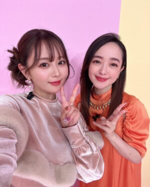 Megumi Han Instagram - 🩷 す　き　ぴ 🧡

プリコネフェスタ2024にて、ネネカ役の井口裕香さんと！

ネネカとはノウェムの頃から一緒！

ねぇ！

かわいい！

すき！

お芝居も、お歌も、トークも、パフォーマンスも、人柄も、本当に好き！

そして、ビジュが、良すぎる。

ご自身の弛まぬ研鑽が、すべてに表れているなと思うんです。

本当に素敵なお方だなと。

連絡先も交換しちゃったよ。

へへへ。

すき。

この日、ゆかさんがいてくれたから、私はありのまま自由でいられた…。

⌘＿＿＿＿＿＿＿＿＿＿＿＿＿＿＿＿＿＿＿＿

ネネカとムイミが歌った『Brand New Sunrise』。

この曲は、コロナ禍が始まった年の冬に届けられた曲。

-光れ！

 Brand New Sunrise

 新しい陽で

 世界と君よ　輝け -

「どんなときも明けない夜はない、新しい陽で皆が輝けるように」

そんな想いを込めた大切な曲なので。

今回、改めて届けることができた、キャラライブとして、新たな形で。

それをゆかさんと見届けることができて、私しゃあ、倖せでした😌💭🩷🧡

もちろん、オクトーのサプライズ参加もね…🤭💙