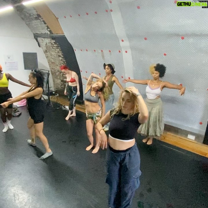Mela Murder Instagram - My first dance workshop in 6 years ! First workshop sober first workshop as a mom. I broke down crying in the cab to the studio, I felt triggered to drink .. drinking was my way of coping with anxiety before getting in front of a room filled with strangers expecting you to deliver some hot shit 😂 I never really connected with anyone who came out to support me. I REALLY wanted to connect with each individual that left their home to share space with me. My vision when creating the approach for this was to give the tribe a glimpse into my healing journey. I named the work shop SURRENDER. first hour was SHADOW second was HIGHER. Feeling safe is always my main priority when gathering. Working through the initial guards up to be fully present in our bodies but mindful and respectful of everyone else. vulnerability is not easy. I gained more then I thought I would. All I have are my feelings that’s it I have nothing more to say other then THANK YOU! And that The next one is already in the works My favorite song by @originalsaso @dosflakos called SAZON ❤️🔥 London, United Kingdom
