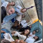 Melani Olivares Instagram - Ha sido un viaje al siglo XVI increíble. La primera vez que hago época de verdad. Han sido casi 4 meses dando vida unas mujeres que ansían su libertad . BEGUINAS, mujeres demócratas, que no están sujetas a ninguna orden eclesiástica, que no practican la castidad y son devotas De Dios, entre otras muchas cosas. Compañeras @beasegurafolch @silmalopez @amaiaaberasturi @crsplazas @ella_kweku y mi hija @luciacaraballo_ que si me dieran a elegir , nunca tendría otra hija ficticia. Nos lo hemos pasado BOMBA , gracias también a @romu71 que se convirtió desde el primer día en un beguino más, @claudiapintoe @buendiaestudios @atresplayer @antena3com @amparo.miralles @rsoniamartinez Y ahora toca descansar ! Felices vacaciones a tutti !!❤️❤️❤️❤️