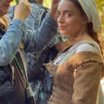 Melani Olivares Instagram - Ha sido un viaje al siglo XVI increíble. La primera vez que hago época de verdad. Han sido casi 4 meses dando vida unas mujeres que ansían su libertad . BEGUINAS, mujeres demócratas, que no están sujetas a ninguna orden eclesiástica, que no practican la castidad y son devotas De Dios, entre otras muchas cosas. Compañeras @beasegurafolch @silmalopez @amaiaaberasturi @crsplazas @ella_kweku y mi hija @luciacaraballo_ que si me dieran a elegir , nunca tendría otra hija ficticia. Nos lo hemos pasado BOMBA , gracias también a @romu71 que se convirtió desde el primer día en un beguino más, @claudiapintoe @buendiaestudios @atresplayer @antena3com @amparo.miralles @rsoniamartinez Y ahora toca descansar ! Felices vacaciones a tutti !!❤️❤️❤️❤️