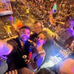 Melani Olivares Instagram - …este fin de semana ha sido la bomba! Hemos vivido en madrid, un orgullo reivindicativo, explosivo, masivo, disfrutón y muy inclusivo. Os dejo dos opciones , para aquellos que todavía creen que no hace falta tener memoria histórica para que no nos vuelva a pasar lo mismo, ni siquiera acercarnos! FAMILIA= AMOR 🧡 #viveydejavivir #dejemosnosser