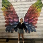 Melani Olivares Instagram - …este fin de semana ha sido la bomba! Hemos vivido en madrid, un orgullo reivindicativo, explosivo, masivo, disfrutón y muy inclusivo. Os dejo dos opciones , para aquellos que todavía creen que no hace falta tener memoria histórica para que no nos vuelva a pasar lo mismo, ni siquiera acercarnos! FAMILIA= AMOR 🧡 #viveydejavivir #dejemosnosser